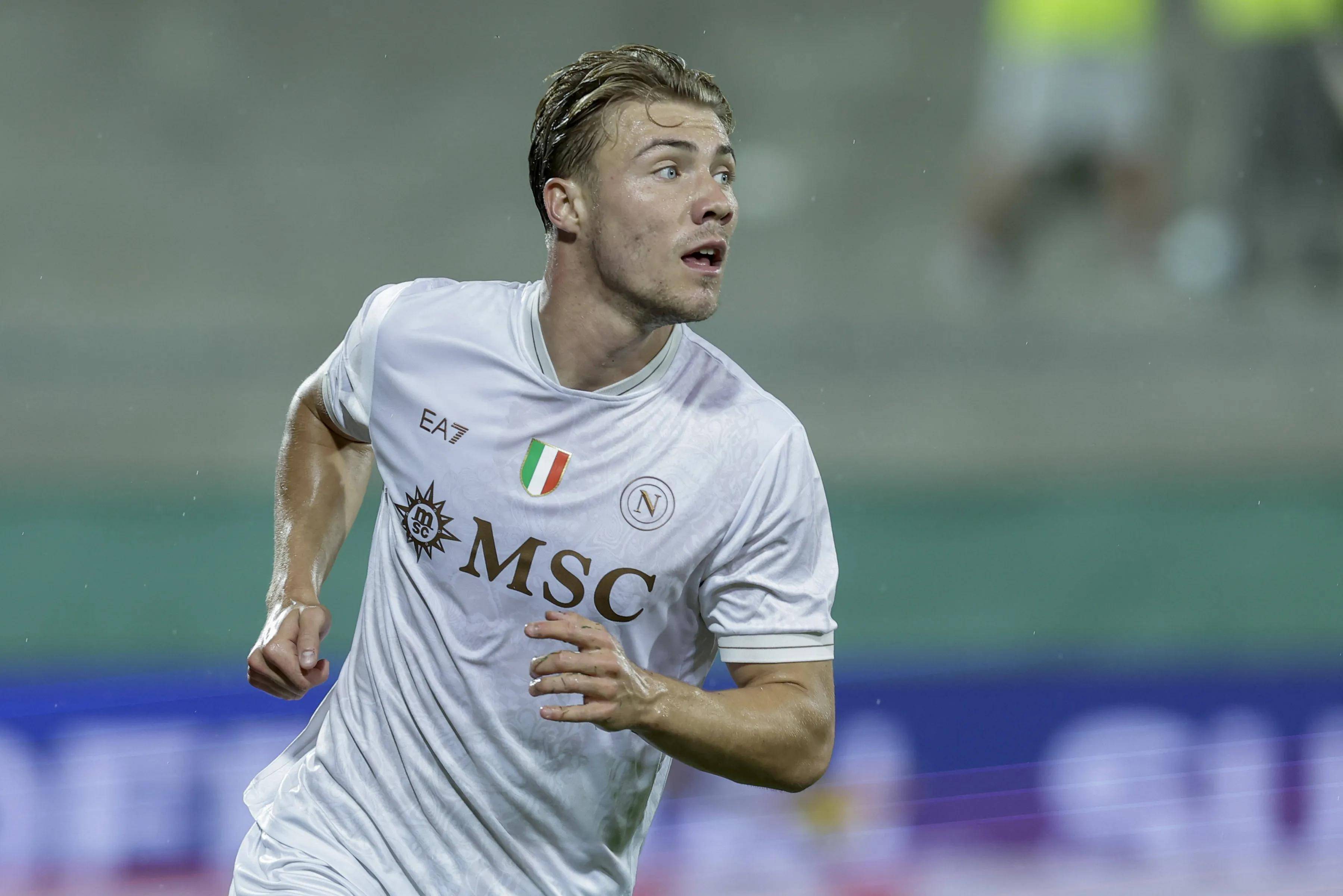 关于英超倒计时,那不勒斯集结日手感冰凉,细节引发关注,管理层满意,赛季目标并未改变的信息 关于英超倒计时,那不勒斯集结日手感冰凉,细节引发关注,管理层满意,赛季目标并未改变的信息